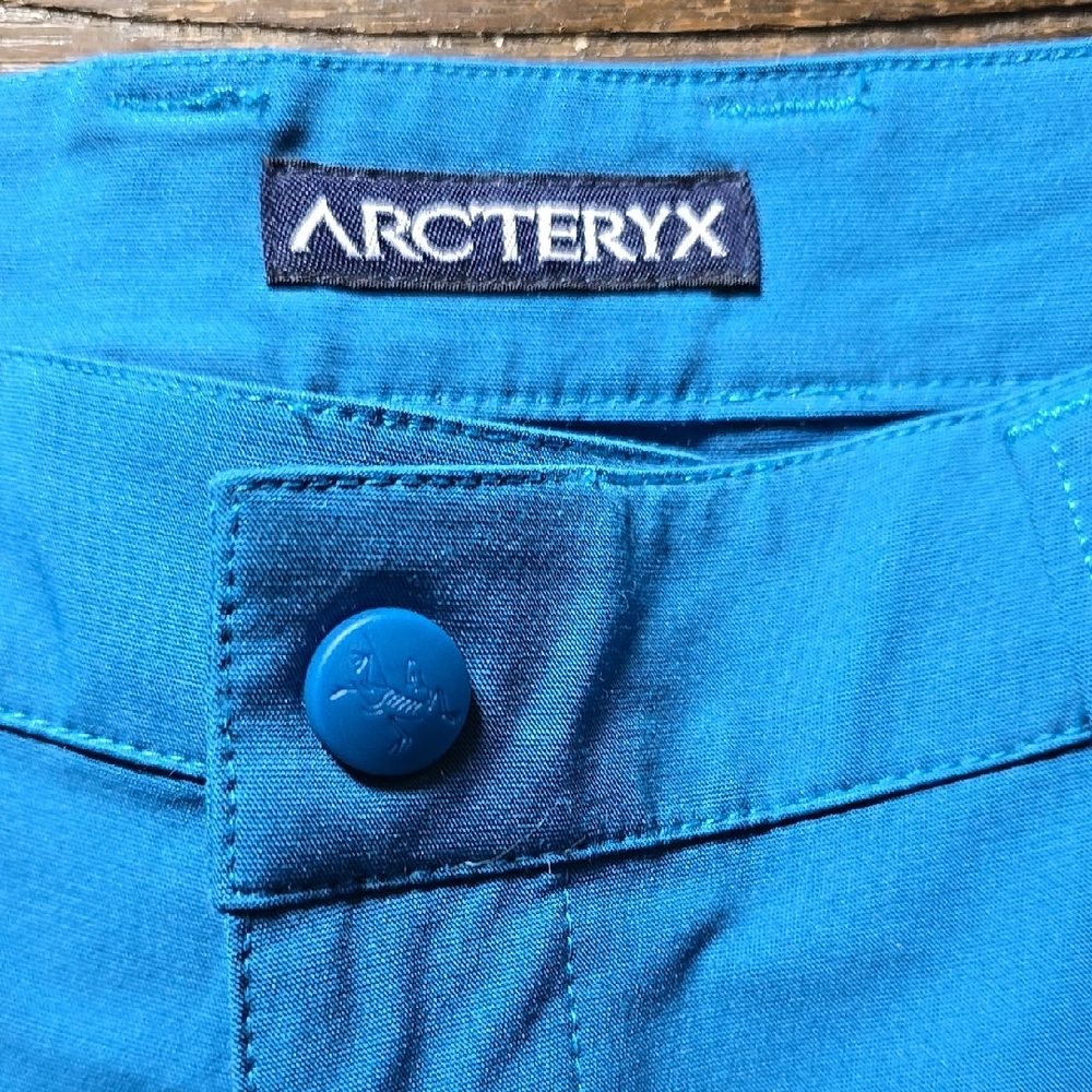 Arc'teryx Blue Capri Pants